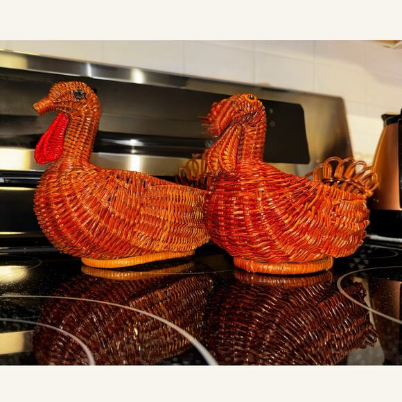 Vintage Wicker Turkey Basket Pair – Thanksgiving Fall Table Decor - Picture 2 of 13